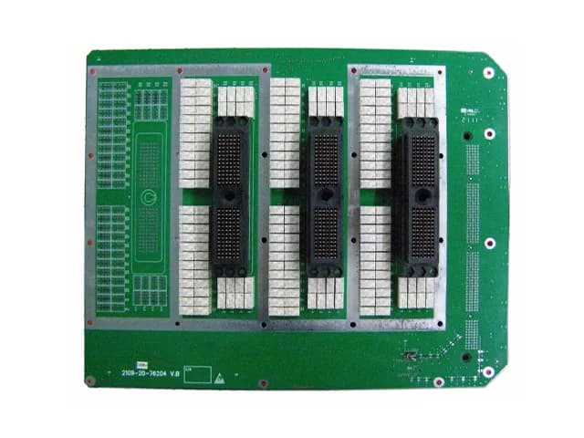 Plug-in power board — Board carrying plug-in power modules and bus capacitors